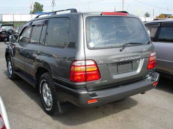 2002 Toyota Land Cruiser Photos