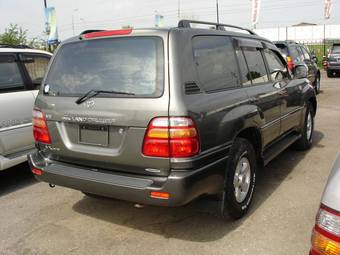 2002 Toyota Land Cruiser Photos