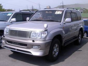 2002 Toyota Land Cruiser Photos