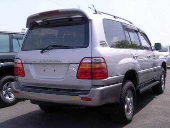 2002 Toyota Land Cruiser Pictures