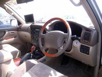 2002 Toyota Land Cruiser Images