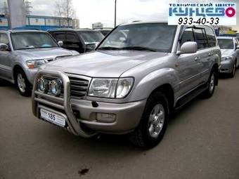 2002 Toyota Land Cruiser Pictures