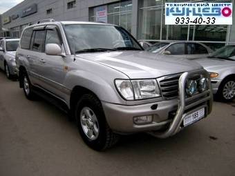 2002 Toyota Land Cruiser Photos