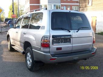 2002 Toyota Land Cruiser Photos