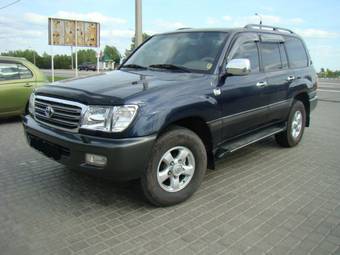 2002 Toyota Land Cruiser Photos