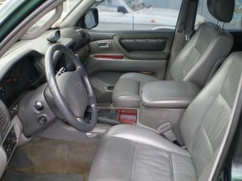 2002 Toyota Land Cruiser Images