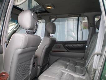 2002 Toyota Land Cruiser Pictures
