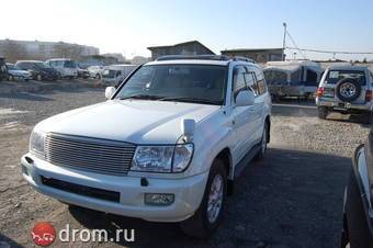 2002 Toyota Land Cruiser Photos