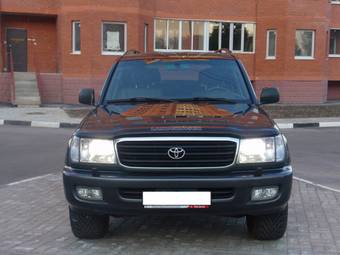 2002 Toyota Land Cruiser Pictures