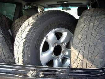 2002 Toyota Land Cruiser Images