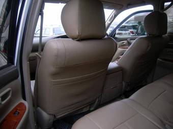 2002 Toyota Land Cruiser Photos