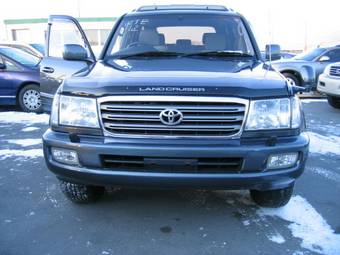 2002 Toyota Land Cruiser Pictures