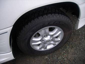 2002 Toyota Land Cruiser Photos