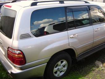 2002 Toyota Land Cruiser Photos