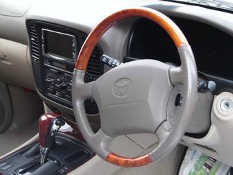 2002 Toyota Land Cruiser Pictures