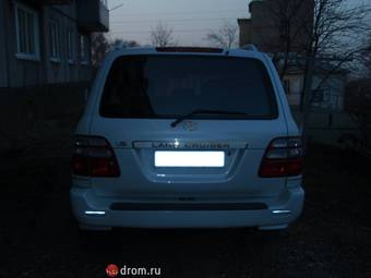 2002 Toyota Land Cruiser Photos