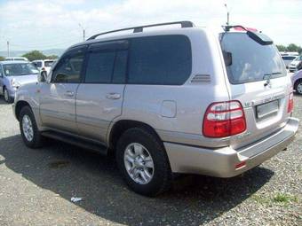 2002 Toyota Land Cruiser Pictures