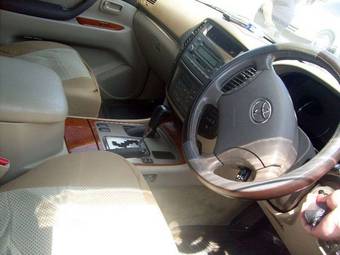 2002 Toyota Land Cruiser Pictures