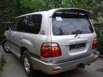 2002 Toyota Land Cruiser Photos