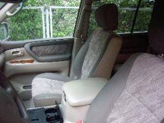 2002 Toyota Land Cruiser Pictures