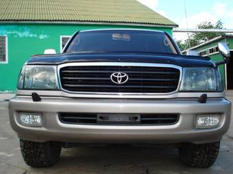 2002 Toyota Land Cruiser Photos