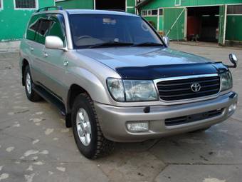 2002 Toyota Land Cruiser Photos