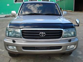 2002 Toyota Land Cruiser Pictures