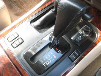 2002 Toyota Land Cruiser Photos