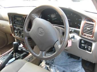2002 Toyota Land Cruiser Images