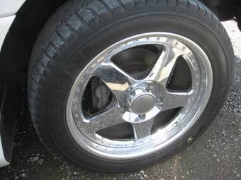 2002 Toyota Land Cruiser Pictures