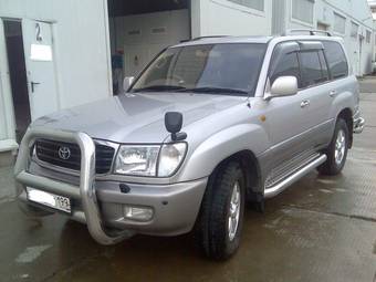 2002 Toyota Land Cruiser Photos