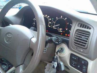 2002 Toyota Land Cruiser Pictures