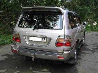 2002 Toyota Land Cruiser Photos