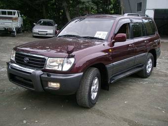 2002 Toyota Land Cruiser Pictures