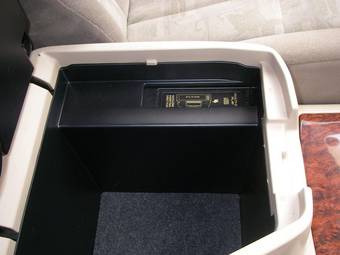 2002 Toyota Land Cruiser Pictures