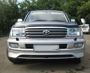 2002 Toyota Land Cruiser Pictures