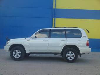 2002 Toyota Land Cruiser Photos