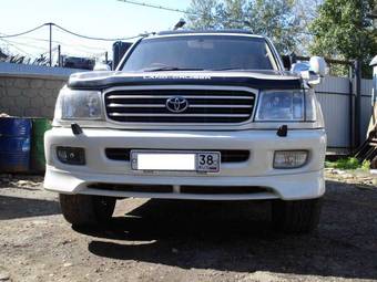 2002 Toyota Land Cruiser Photos