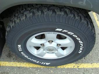 2002 Toyota Land Cruiser Pictures