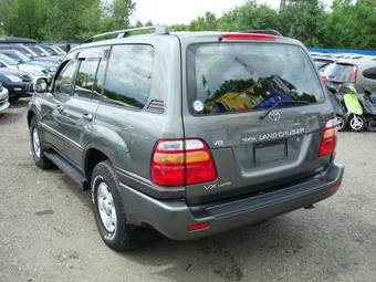 2002 Toyota Land Cruiser Photos
