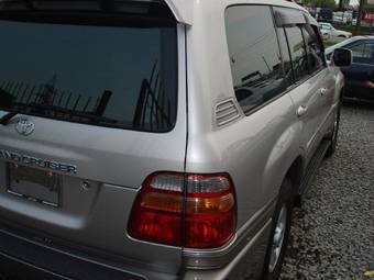 2002 Toyota Land Cruiser Photos