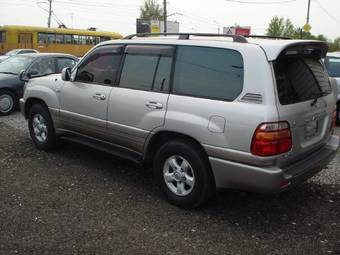 2002 Toyota Land Cruiser Photos