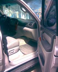 2002 Toyota Land Cruiser Photos