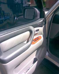 2002 Toyota Land Cruiser Pictures