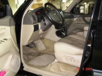 2002 Toyota Land Cruiser Pictures