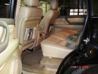 2002 Toyota Land Cruiser Photos