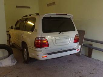 2002 Toyota Land Cruiser Photos