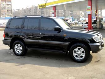 2003 Toyota Land Cruiser Photos