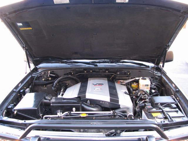 2003 Toyota Land Cruiser Pictures
