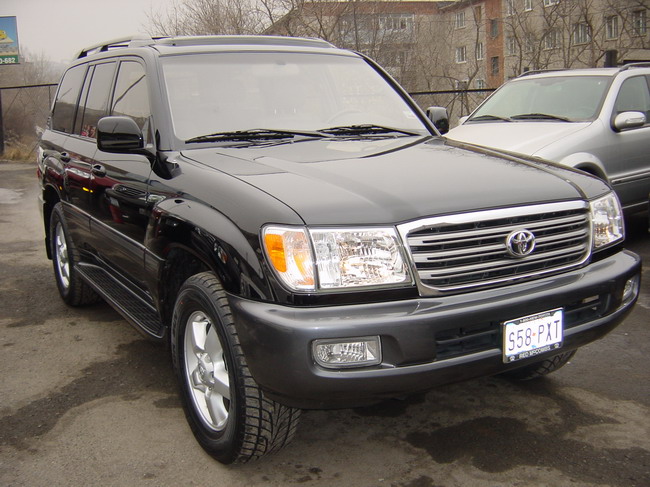 2003 Toyota Land Cruiser Photos